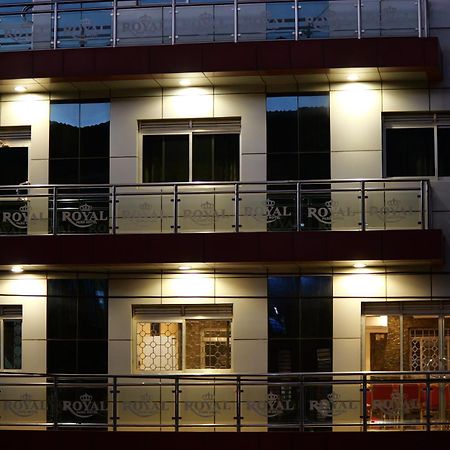 Royal Park Hotel จินจา ภายนอก รูปภาพ