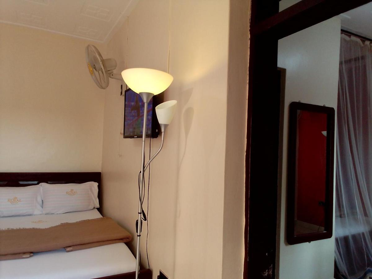 Royal Park Hotel จินจา ภายนอก รูปภาพ