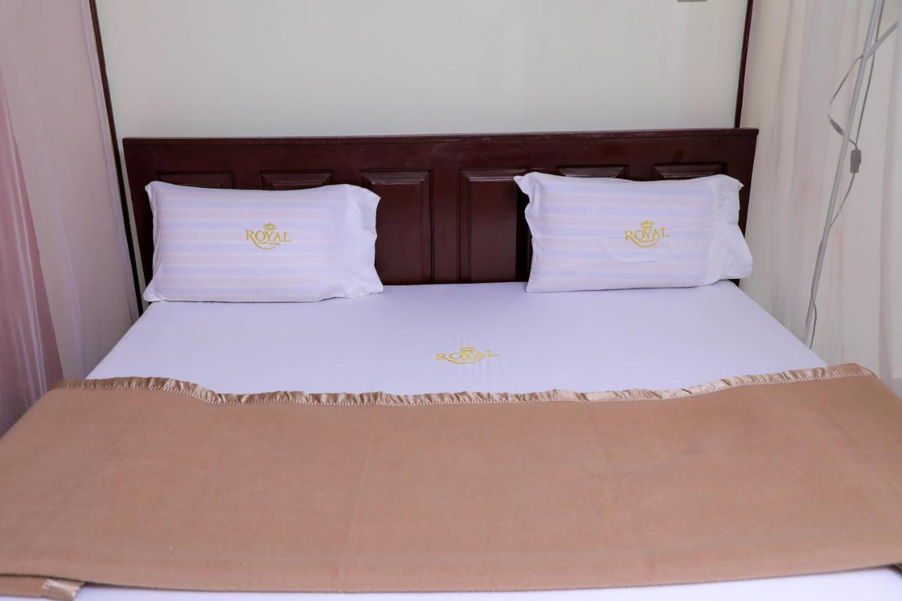Royal Park Hotel จินจา ภายนอก รูปภาพ
