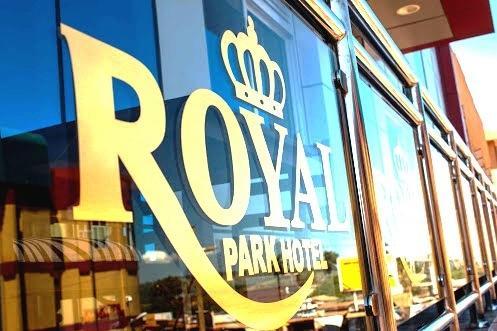 Royal Park Hotel จินจา ภายนอก รูปภาพ